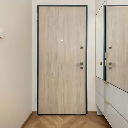 Sunny With Parking Near Polsat Arena By Renters Lejlighed Gdańsk