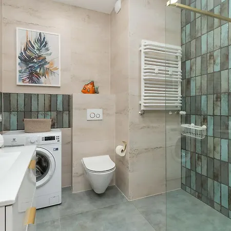 Sunny With Parking Near Polsat Arena By Renters Apartamento