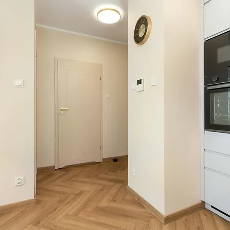 Sunny With Parking Near Polsat Arena By Renters Lejlighed Gdańsk