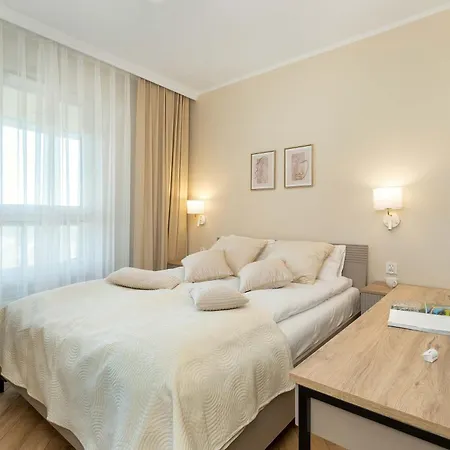 Sunny With Parking Near Polsat Arena By Renters Apartamento Gdansk