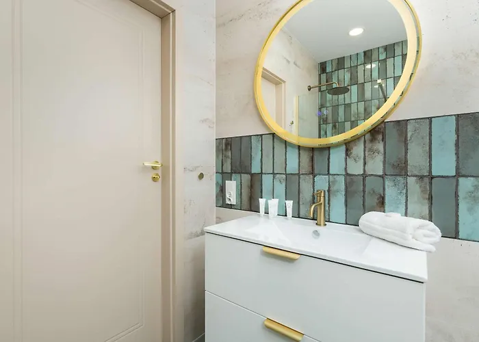 アパート Sunny With Parking Near Polsat Arena By Renters