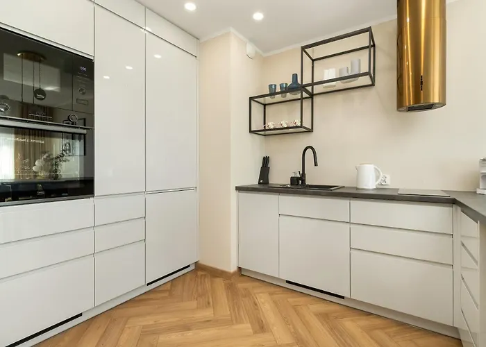 アパート Sunny With Parking Near Polsat Arena By Renters *