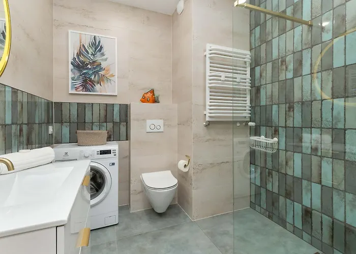 Sunny With Parking Near Polsat Arena By Renters アパート