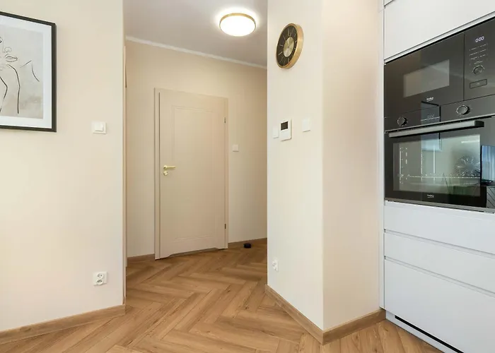 Sunny With Parking Near Polsat Arena By Renters アパート グダニスク