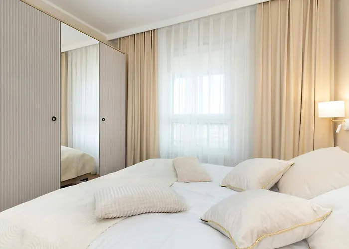 Sunny With Parking Near Polsat Arena By Renters *