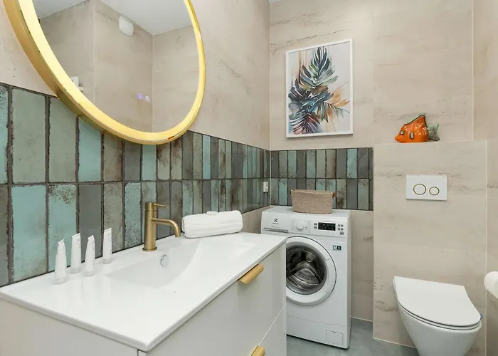 アパート Sunny With Parking Near Polsat Arena By Renters