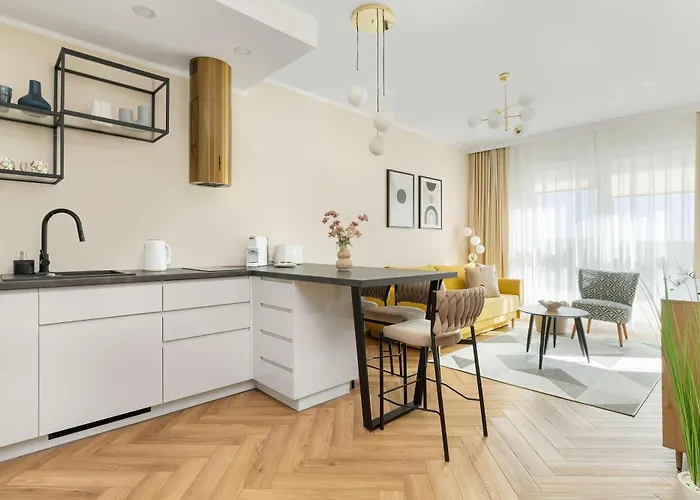 Sunny With Parking Near Polsat Arena By Renters グダニスク