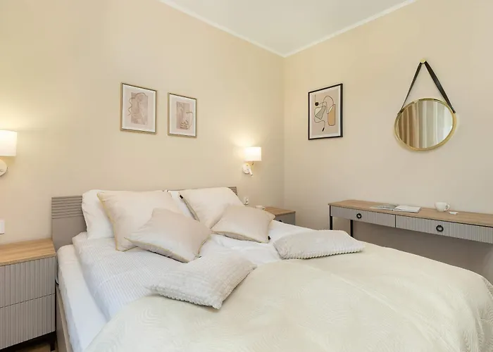 アパート Sunny With Parking Near Polsat Arena By Renters *