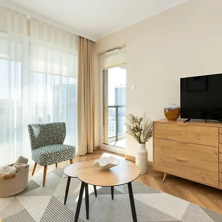 Sunny With Parking Near Polsat Arena By Renters Διαμέρισμα *